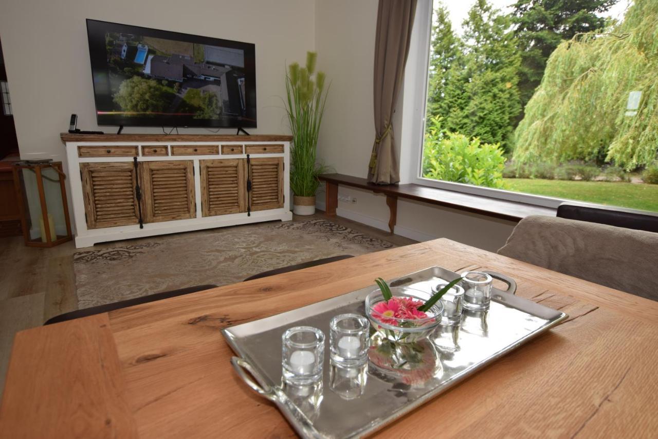 Landhaus Hideaway Mit Aussenpool, Sauna Und Kamin Bosau Εξωτερικό φωτογραφία