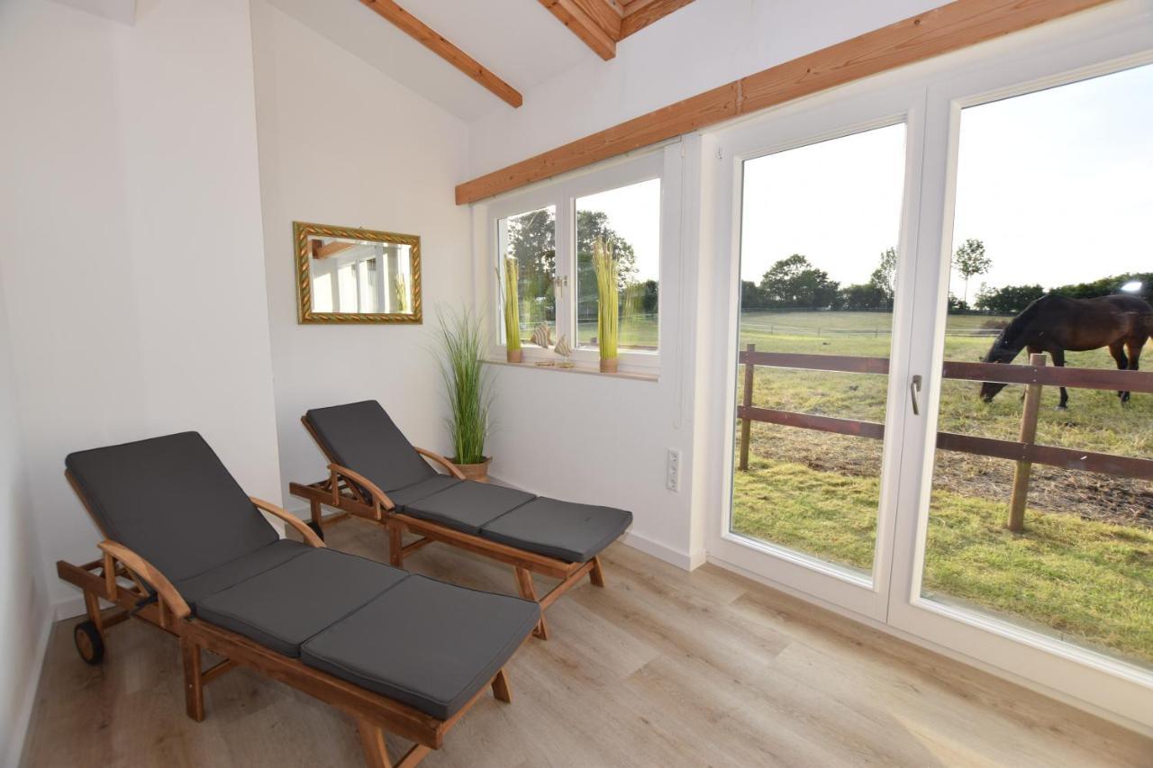 Landhaus Hideaway Mit Aussenpool, Sauna Und Kamin Bosau Εξωτερικό φωτογραφία